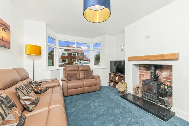 Lyndhurst Crescent, Scholes, LS15, photo 3