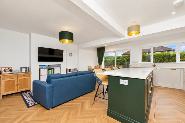 Lyndhurst Crescent, Scholes, LS15, photo 2