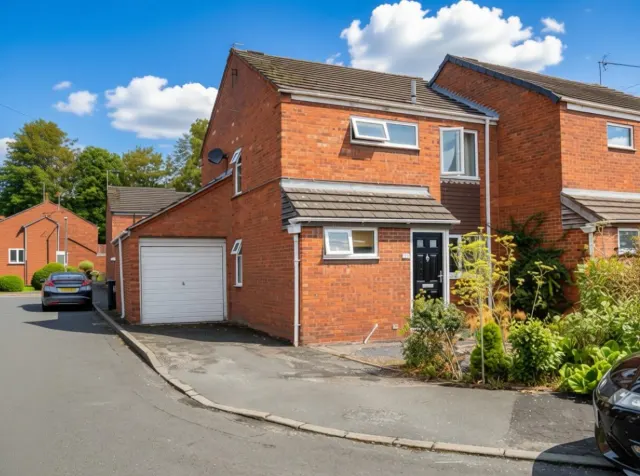 Manley Close, Northwich, photo 1