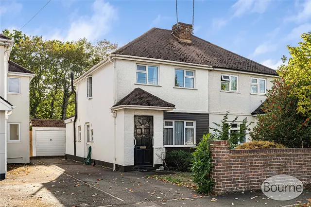 Sutton Avenue, St. John's, GU21, photo 1