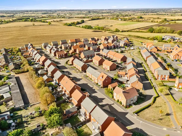 Harvington Crescent, Hanslope, MK19, photo 2