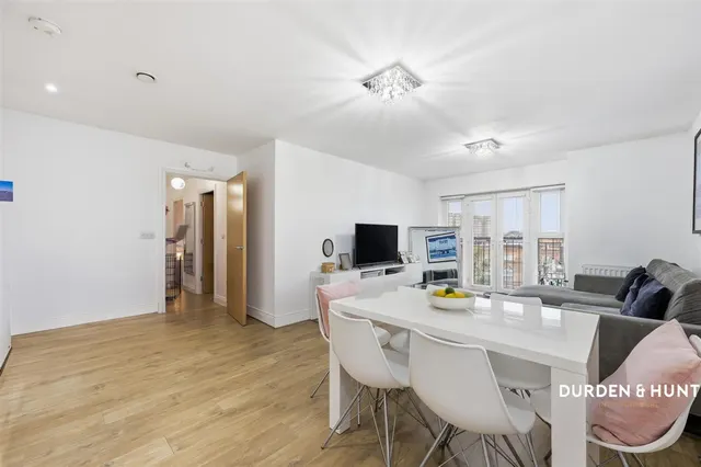 Stafford Avenue, Hornchurch, RM11, photo 3