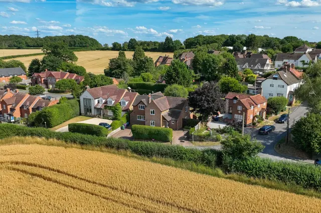 Whielden Lane, Winchmore Hill, Amersham, Buckinghamshire, HP7 0NQ, photo 1