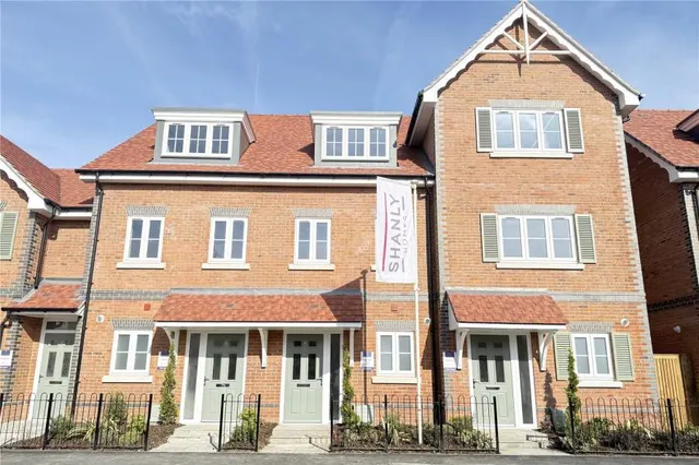 Moorfield Mews, Staines-upon-Thames, TW18, photo 1