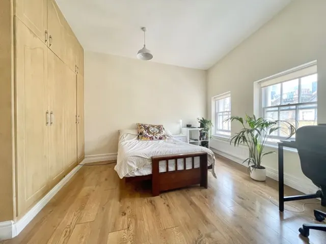 Warren Street, London W1T 5LW, photo 1