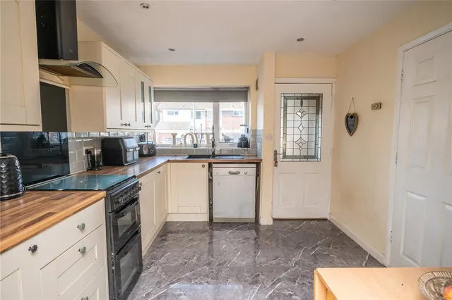 Photo 3 — Spinney Close, Stourbridge, West Midlands, DY8 5LA