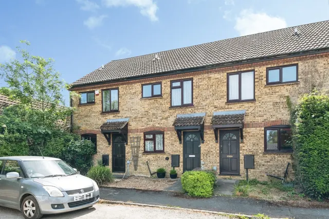 Capel Close, Akeley, MK18, photo 1