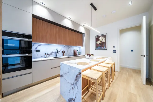 Creswick Road, London, W3, photo 1