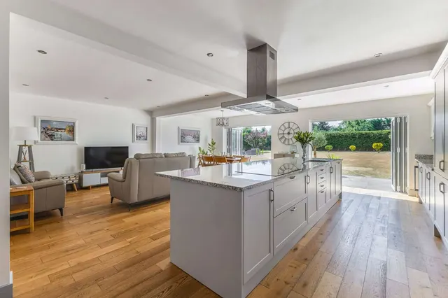 Photo 3 — Lee Lane, Pinkneys Green, Maidenhead, Berkshire, SL6 6NU