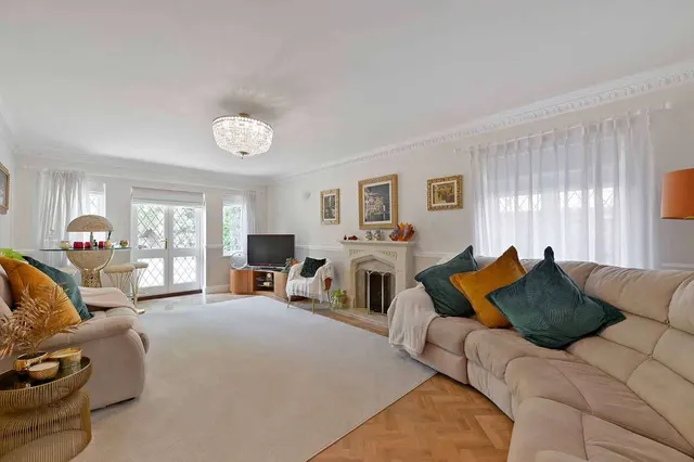 Photo 2 — Harvest Hill Road, Maidenhead, Berkshire, SL6 2QQ