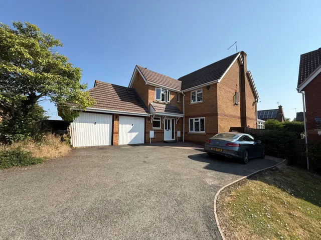 Pinkus Close, WORCESTER, photo 1
