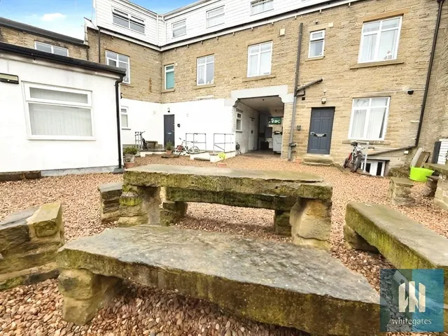 Firth Street, Huddersfield, HD1, photo 2