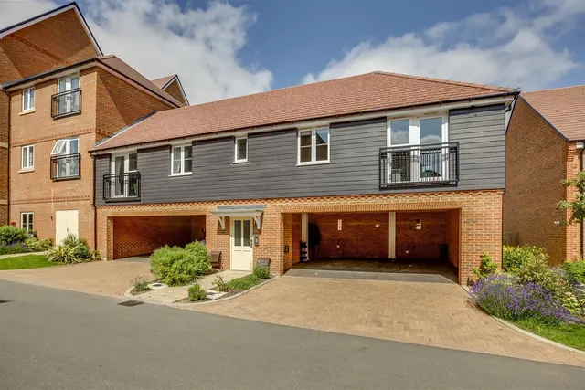 Rosemead Avenue, High Wycombe, HP10, photo 1