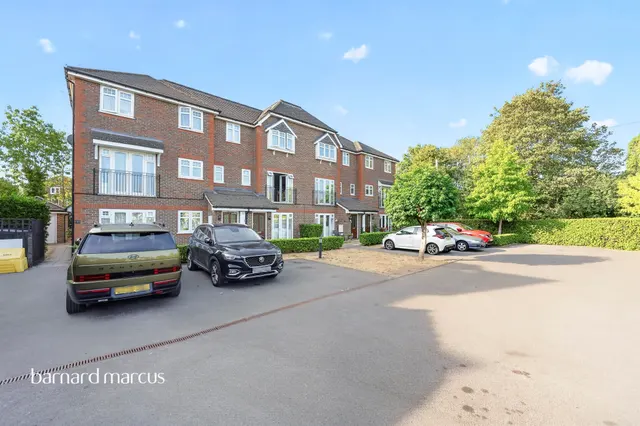 Ruxley Lane, Epsom, KT19, photo 1