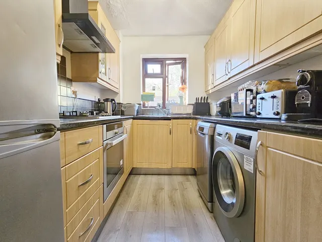 Carland Close, Lower Earley, RG6, photo 3