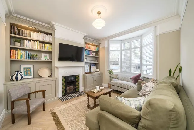 Waldron Road, SW18, photo 1