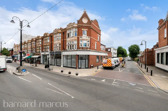 High Street, NEW MALDEN, photo 1