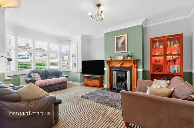 Ruxley Lane, Epsom, KT19, photo 2