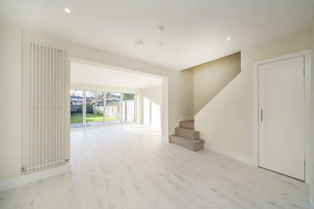 Bourneside Road, Addlestone, KT15, photo 3