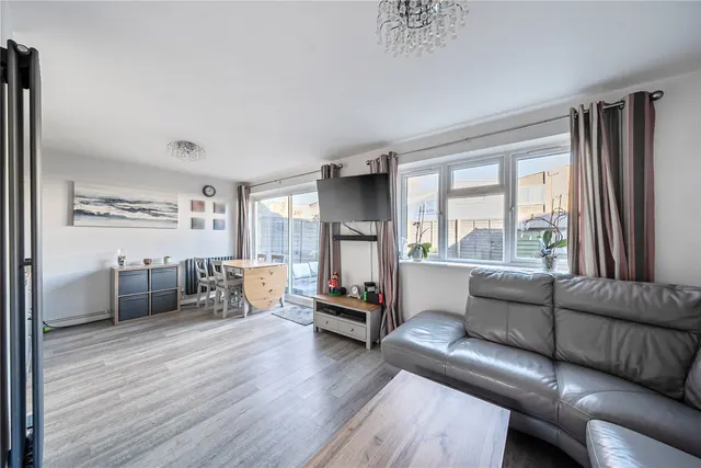 Photo 3 — Ham View, Shirley, Croydon, CR0