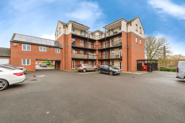 Photo 3 — Beagle Close, Leicester