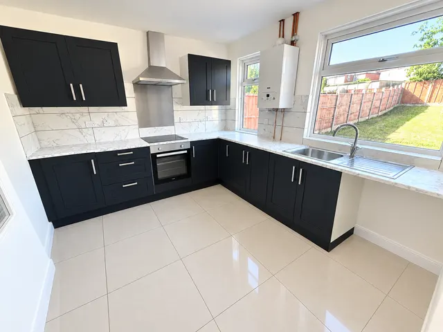 Oldbury Road, Rowley Regis, B65, photo 2