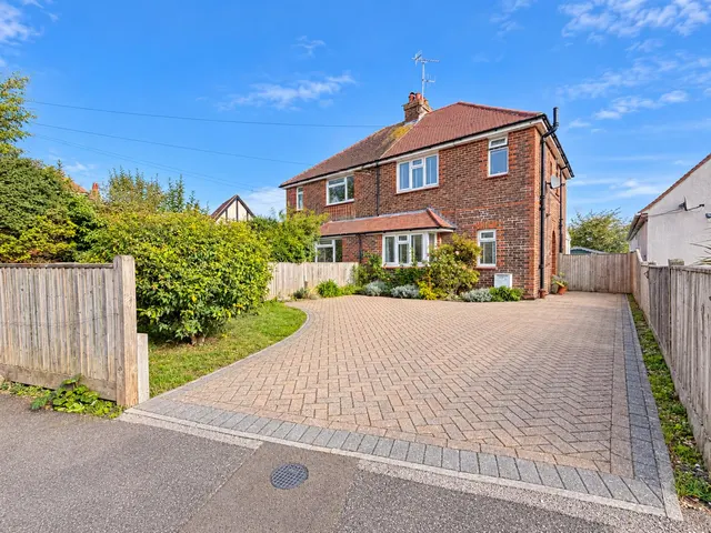Wannock Avenue, Eastbourne, BN20, photo 1