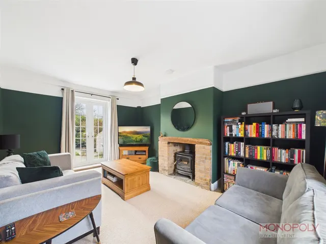 Cromar Crescent, Rossett, LL12, photo 2
