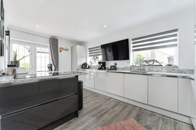 Newlands Avenue, March, PE15, photo 3