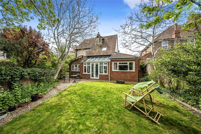 Walton Road, Aylesbury, HP21, photo 2