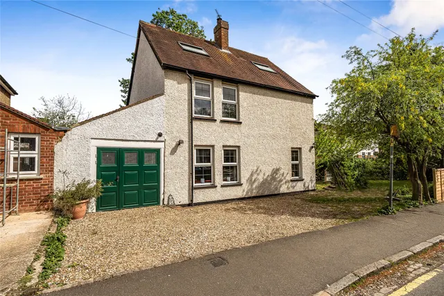 Walton Road, Aylesbury, HP21, photo 1