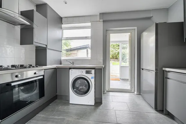 Downham Way, Bromley, BR1, photo 3