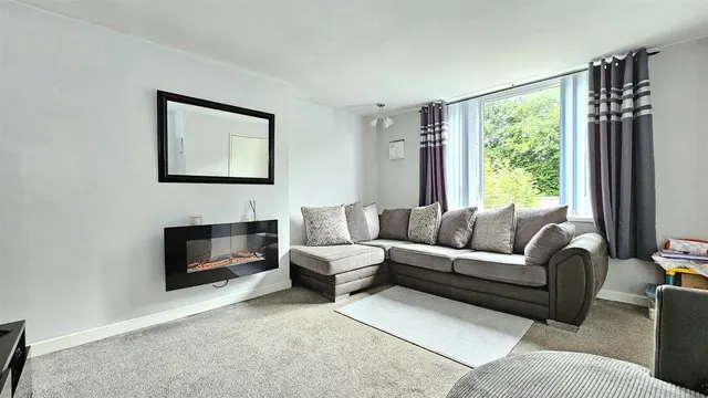 Whinfield Walk, Carrickfergus, BT38, photo 2