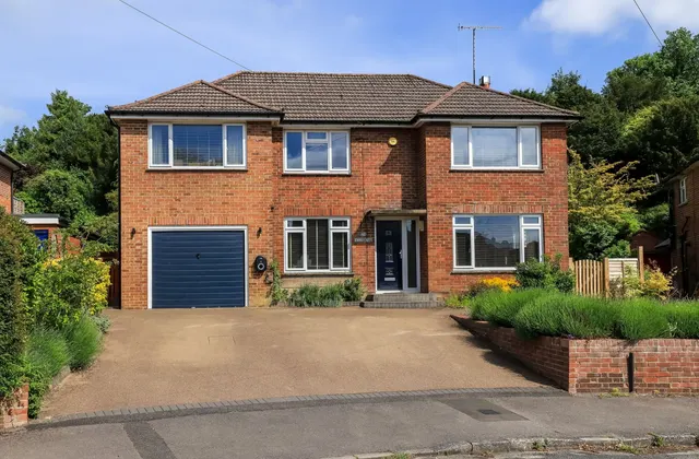 Balmoral Road, Salisbury, Wiltshire, SP1 3PX, photo 1