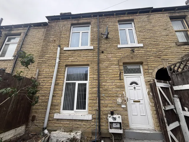 Corby Street, Huddersfield, HD2, photo 1