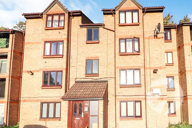 Sandcliff Road, DA8, photo 1