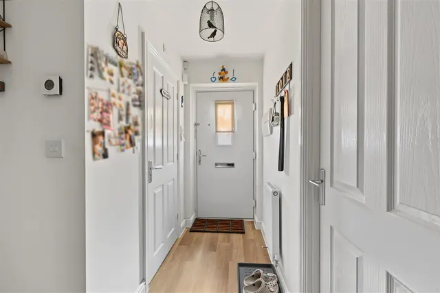 Hollis Close, Stapleford, NG9, photo 2