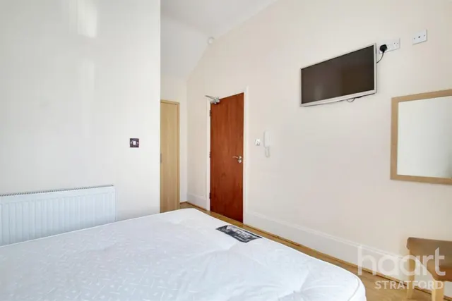 Earlham Grove, Forest Gate, E7, photo 2