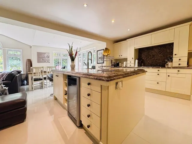 Catesby Gardens, Yateley, GU46, photo 2