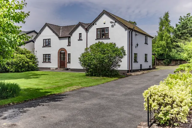 Oak Tree Farm, 11 Lord Street, Croft, Warrington, WA3 7DB, photo 1