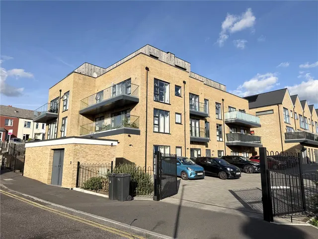 Castle Road, Bournemouth, BH9, photo 1