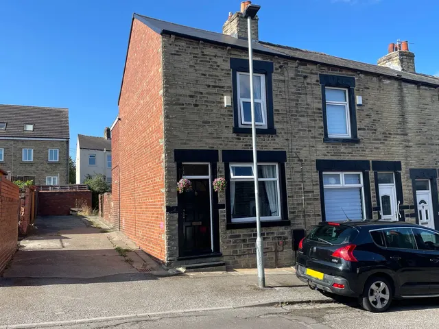 St Edwards Avenue Barnsley, photo 1