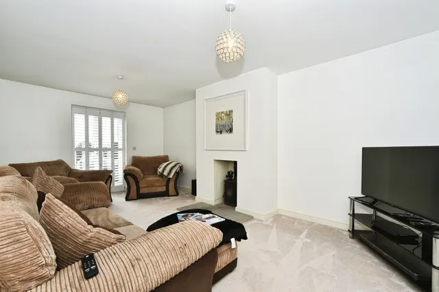 St. Marys Road, Market Lavington, SN10, photo 3