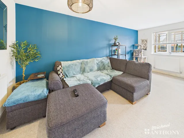 Photo 3 — Puffin Place, Leighton Buzzard, LU7 4DZ