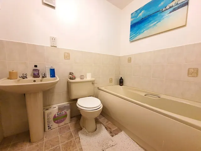 Photo 3 — Horwood Place, Mauchline, East Ayrshire, KA5