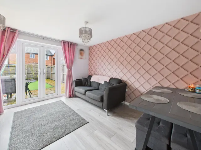Pickering Croft Place, Crewe, photo 3