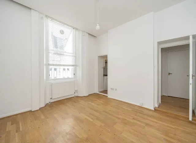 Photo 2 — Gloucester Terrace, Hyde Park, W2