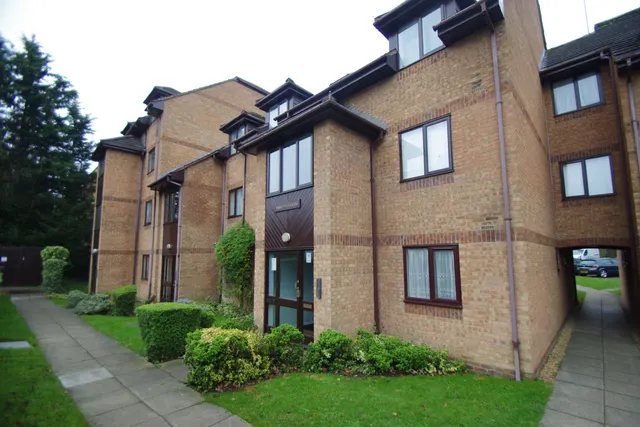 Flat 10, Savanna Court, Watford, photo 1
