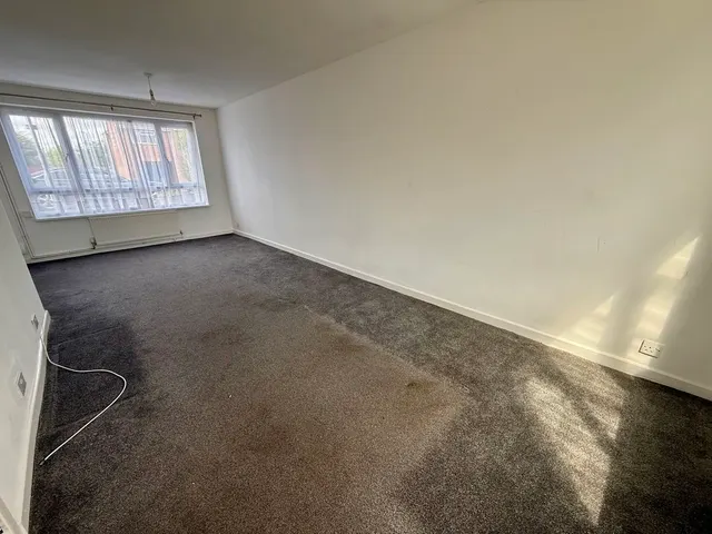 Tithe Farm Road, Houghton Regis, LU5, photo 2