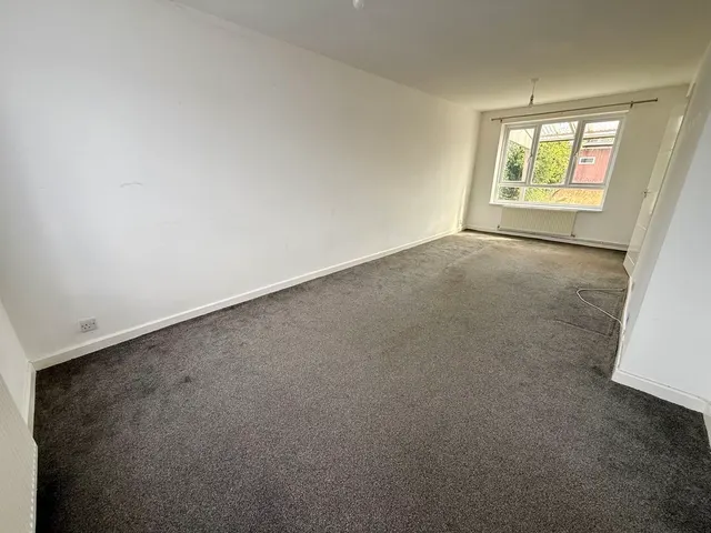 Tithe Farm Road, Houghton Regis, LU5, photo 3
